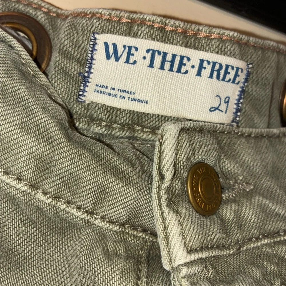 We The Free Moxie Pull-On Barrel Jeans in Army Sz 29 short - Picture 9 of 11